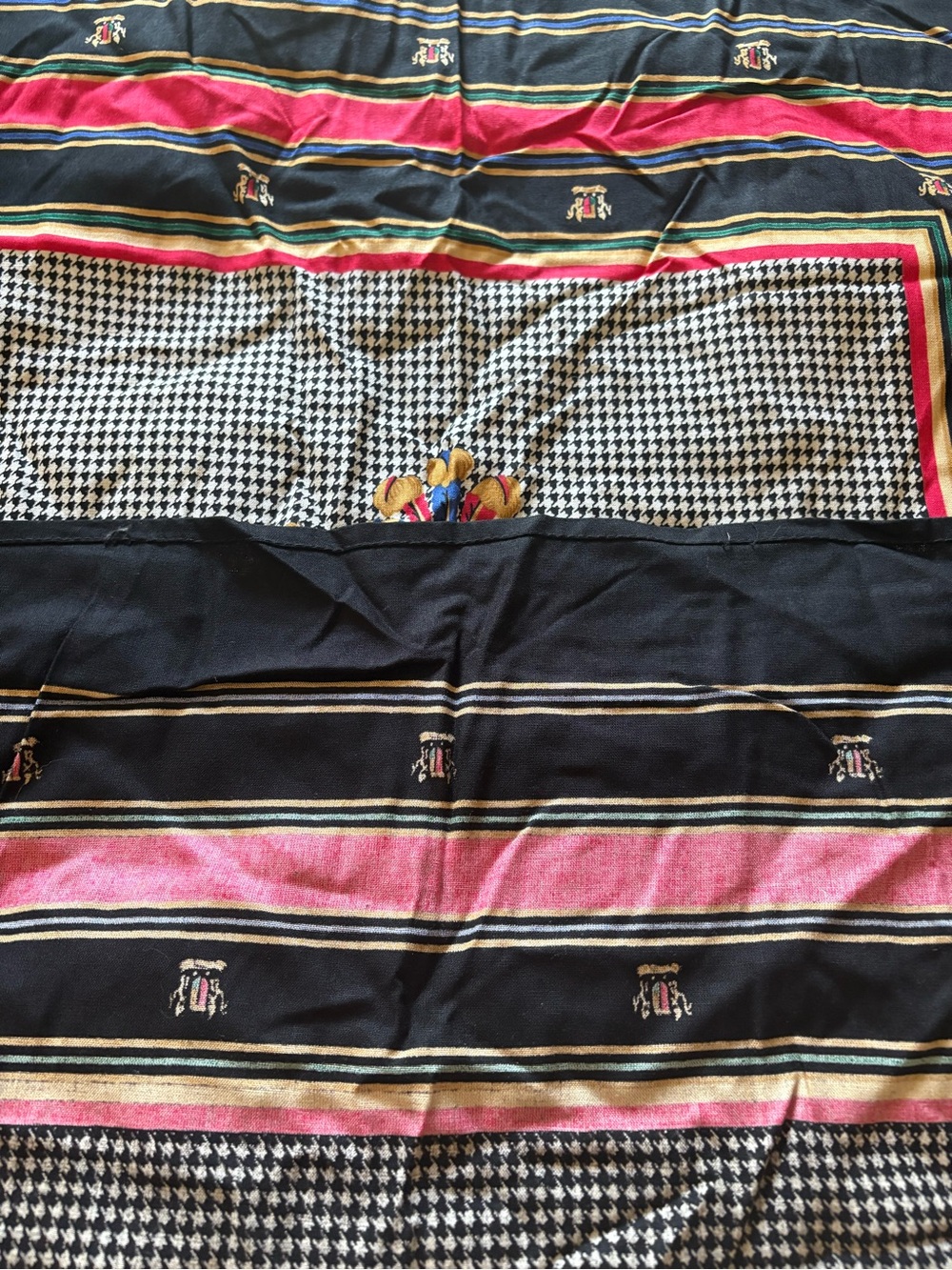 Vintage Evan-Picone Crest Scarf Old Money Preppy Rayon - Picture 6 of 7